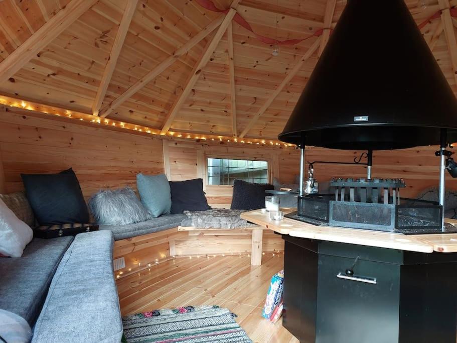 Beach House, With Bbq Lodge And Hot Tub! Bournemouth Zewnętrze zdjęcie