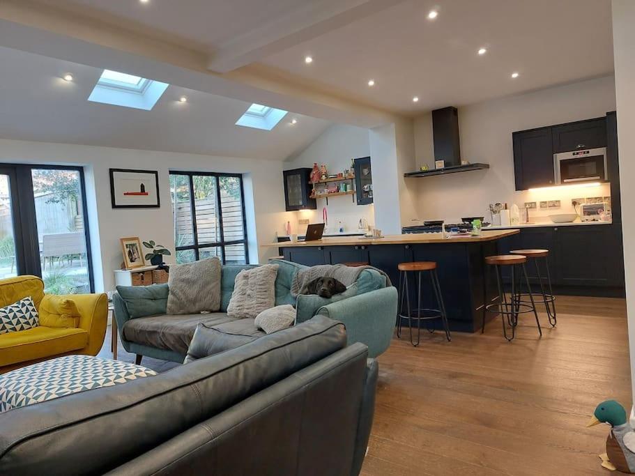 Beach House, With Bbq Lodge And Hot Tub! Bournemouth Zewnętrze zdjęcie