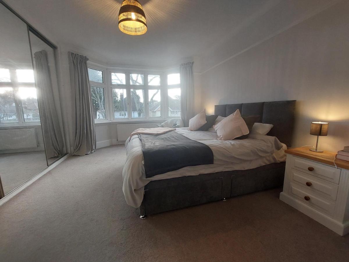 Beach House, With Bbq Lodge And Hot Tub! Bournemouth Zewnętrze zdjęcie