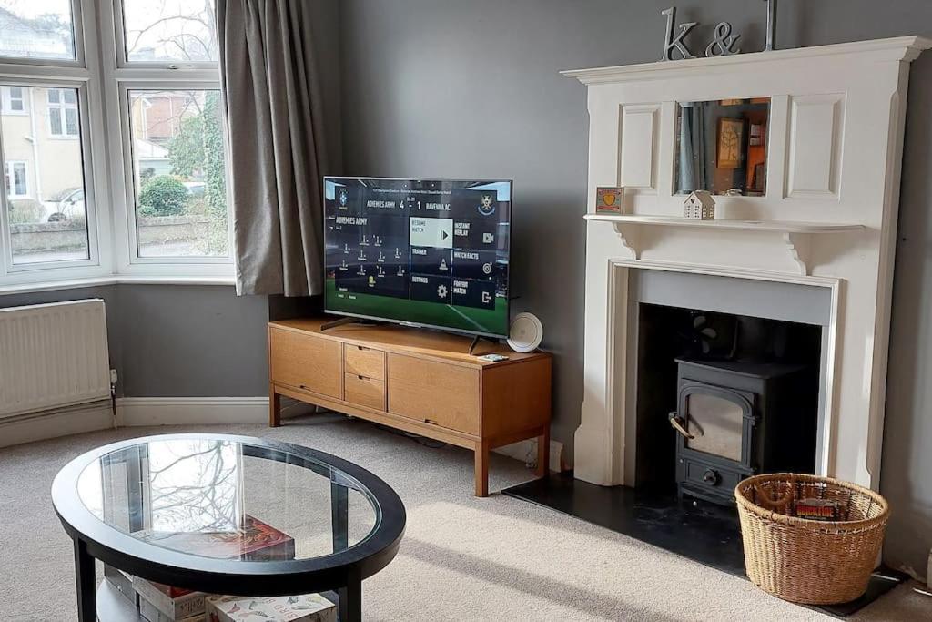 Beach House, With Bbq Lodge And Hot Tub! Bournemouth Zewnętrze zdjęcie