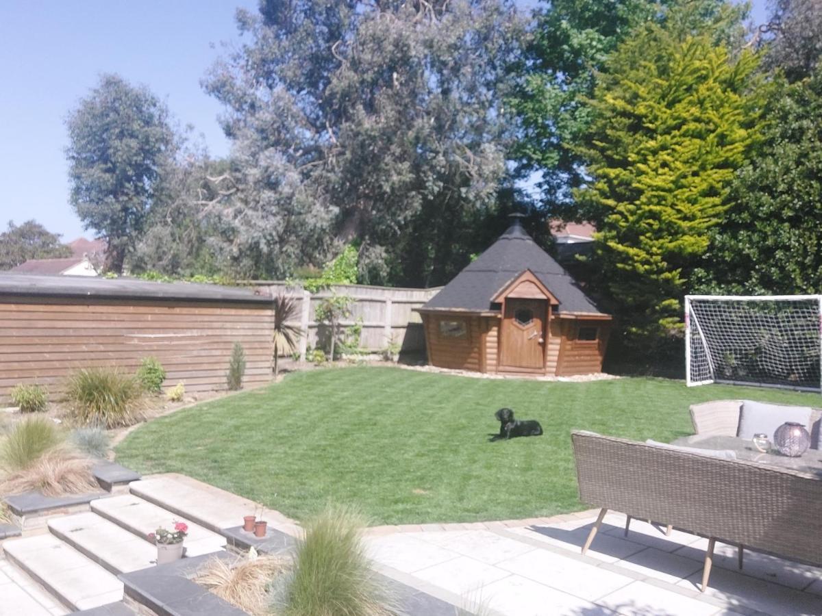 Beach House, With Bbq Lodge And Hot Tub! Bournemouth Zewnętrze zdjęcie